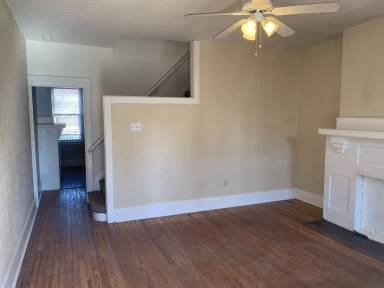 Main picture of 6915 Standish St