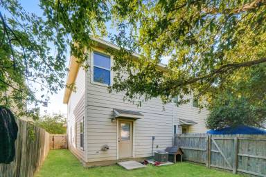 Main picture of 4921 Flipper Dr