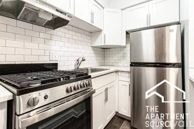 Main picture of 537 W Melrose St