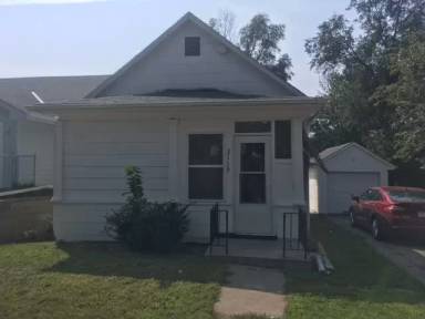 Main picture of 3115 Franklin St