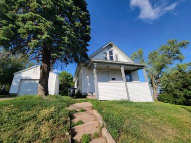 Main picture of 510 N 8th Ave W