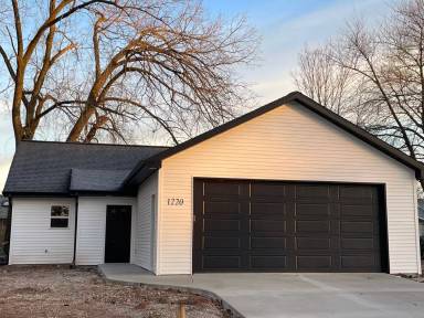 Main picture of 1220 Grove St