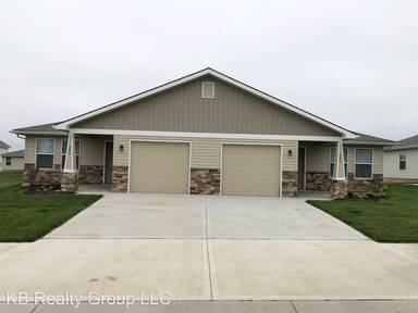 Main picture of 202 SW Marigold St