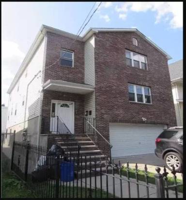 Main picture of 103-105 Maybaum Ave