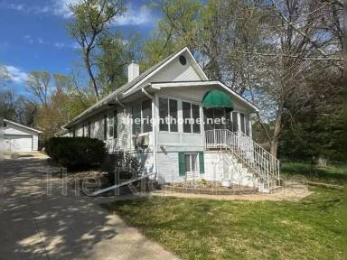 Main picture of 902 Harrington Ave