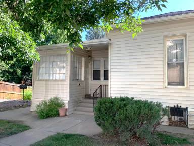 Main picture of 1813 Illinois St