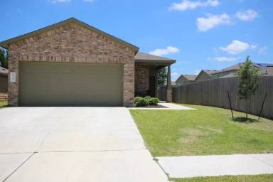 Main picture of 5709 Levenwood Ln