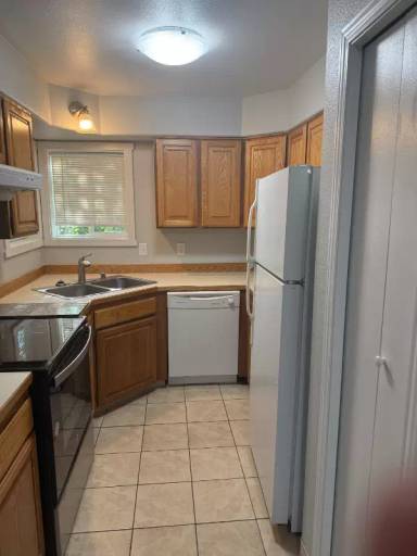 Main picture of 551 N Robin Cir