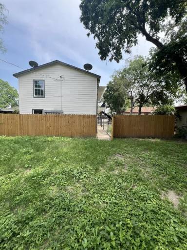Main picture of 1723 W Mayfield Blvd