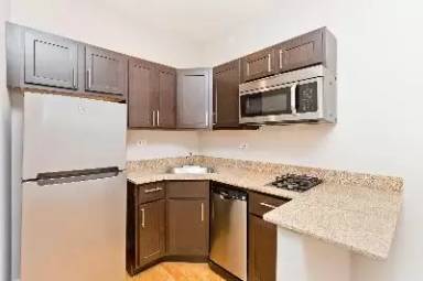 Main picture of 5017 N Wolcott Ave
