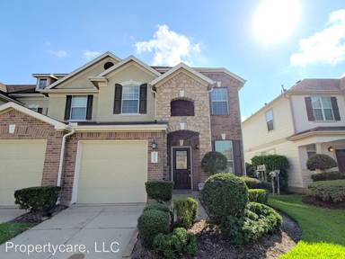 Main picture of 16128 Limestone Lake Dr
