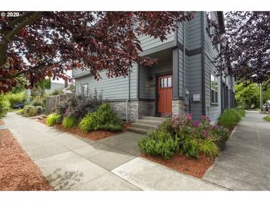 Main picture of 1346 N Rosa Parks Way