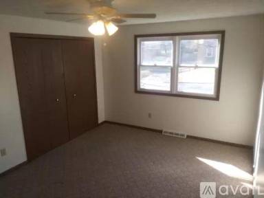 Main picture of 141 James St SW