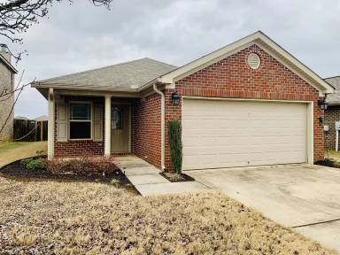Main picture of 122 Pitts Griffin Dr
