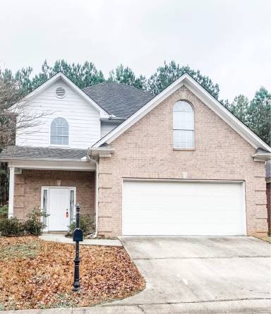 Main picture of 905 Castlemaine Dr