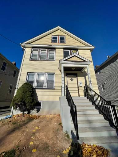 Main picture of 2158 Elizabeth Ave