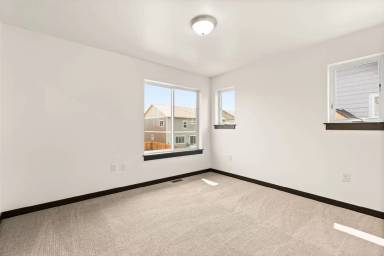 Main picture of 693 Rookery Ln