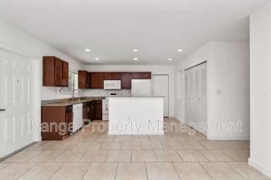 Main picture of 3525 NW 114th Ln