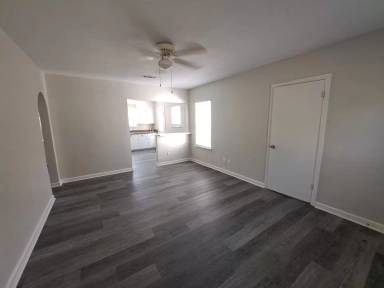 Main picture of 233 Willow St