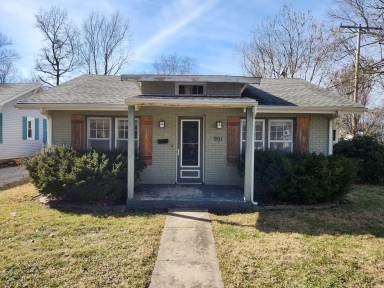 Main picture of 901 S Fairway Ave