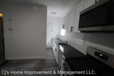 Main picture of 128 Spring St