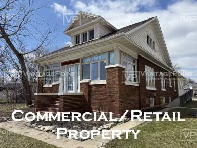 Main picture of 447 S Commercial St