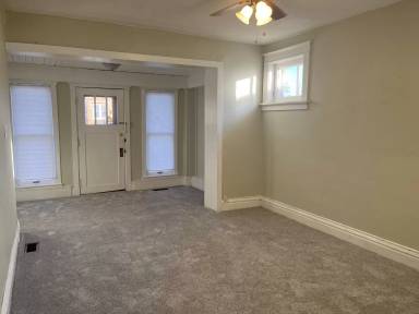 Main picture of 1711 Yale Ave