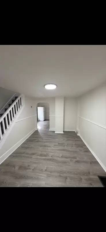 Main picture of 191 Parkinson Ave