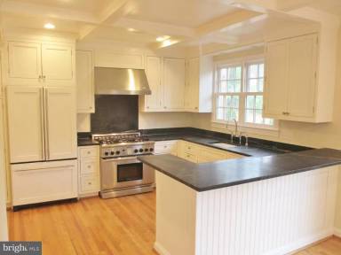 Main picture of 5603 Chevy Chase Pkwy NW