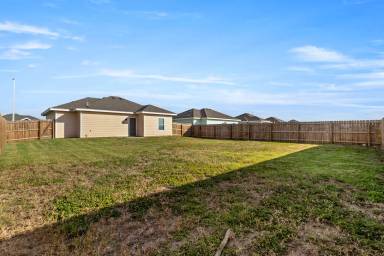 Main picture of 2800 Rosa Dr