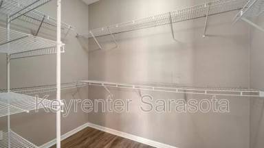 Main picture of 4010 Green Tree Ave