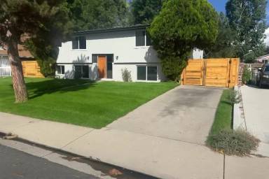 Main picture of 806 Meeker St