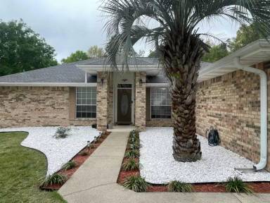 Main picture of 135 Steeplechase Dr