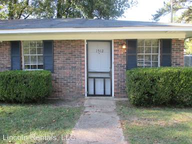 Main picture of 1504 Roosevelt Dr