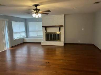 Main picture of 615 Ray St