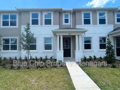 Main picture of 11605 Straits Way
