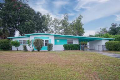 Main picture of 160 Vassar Dr