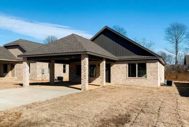 Main picture of 260 Wolf Den Dr