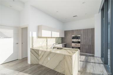Main picture of SLS Lux