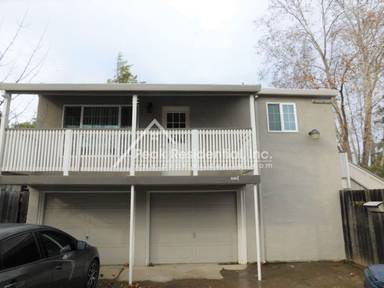 Main picture of 3950 1/2 69th St