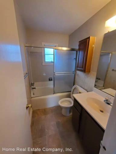 Main picture of 1605 W Northwest Blvd