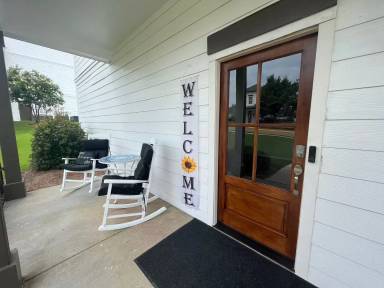 Main picture of 475 Olive Branch Way