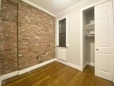 Main picture of 134 Orchard St