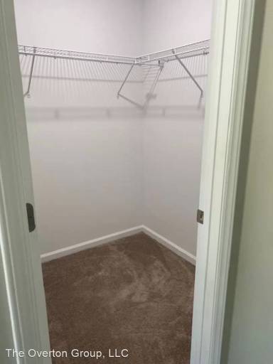 Main picture of Cross Creek Circle Apartments
