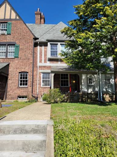 Main picture of 1553 44th St NW