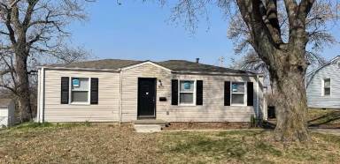 Main picture of 810 N 78th St