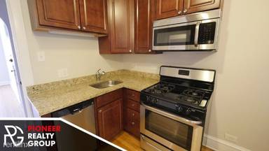 Main picture of 2102 W Ainslie St