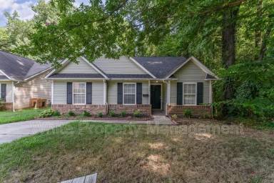 Main picture of 1900 Holly St