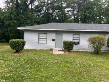 Main picture of 126 Wickre St