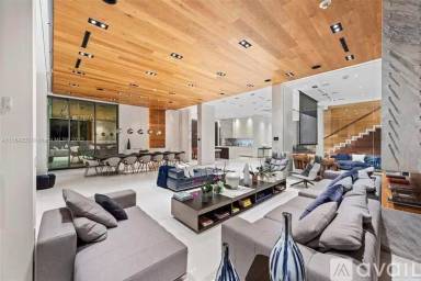 Main picture of 5201 Pine Tree Dr